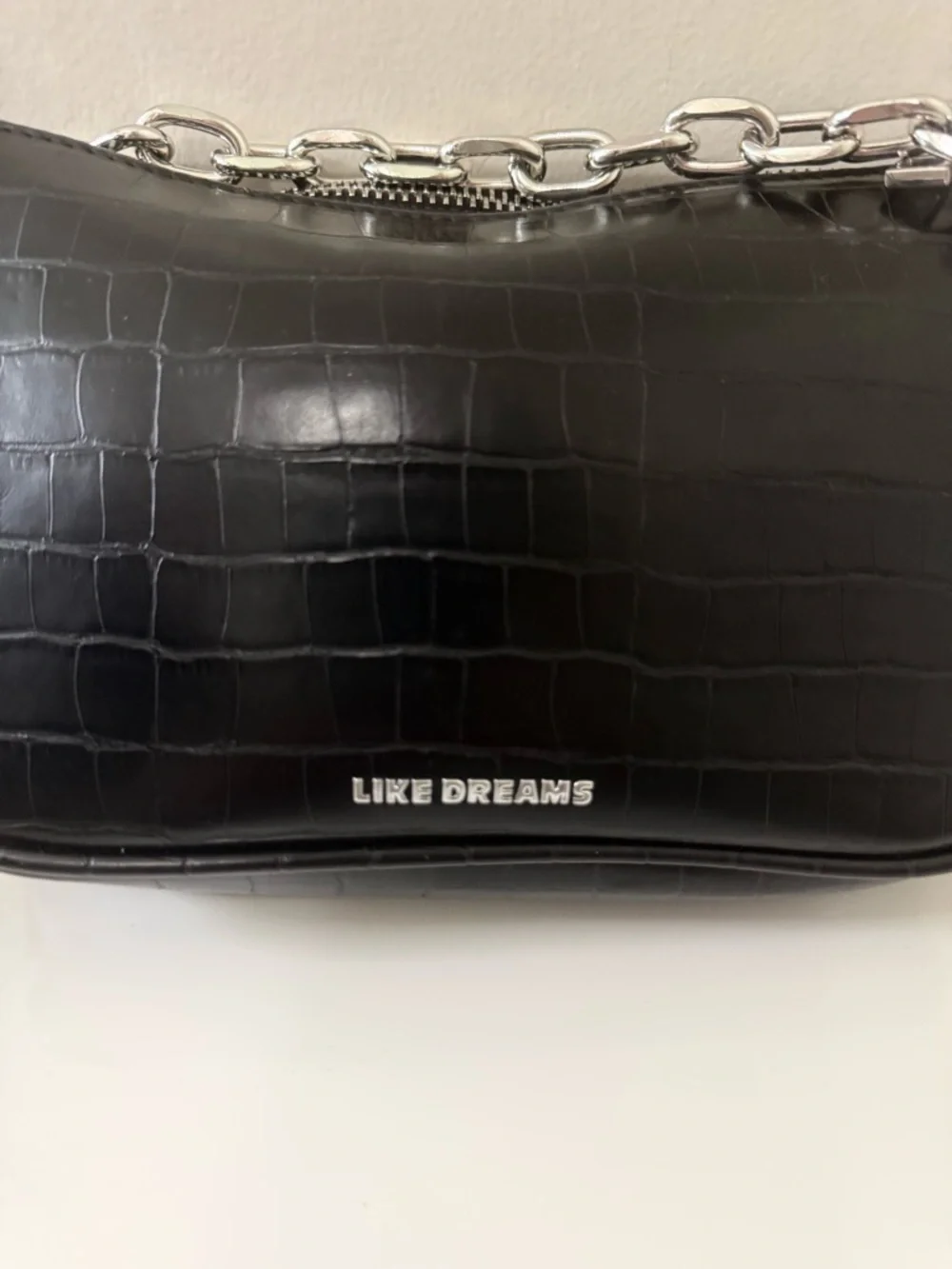 LIKE DREAMS Black Crocodile Embossed Silver‎ Chain Zip Closure Shoulder Bag